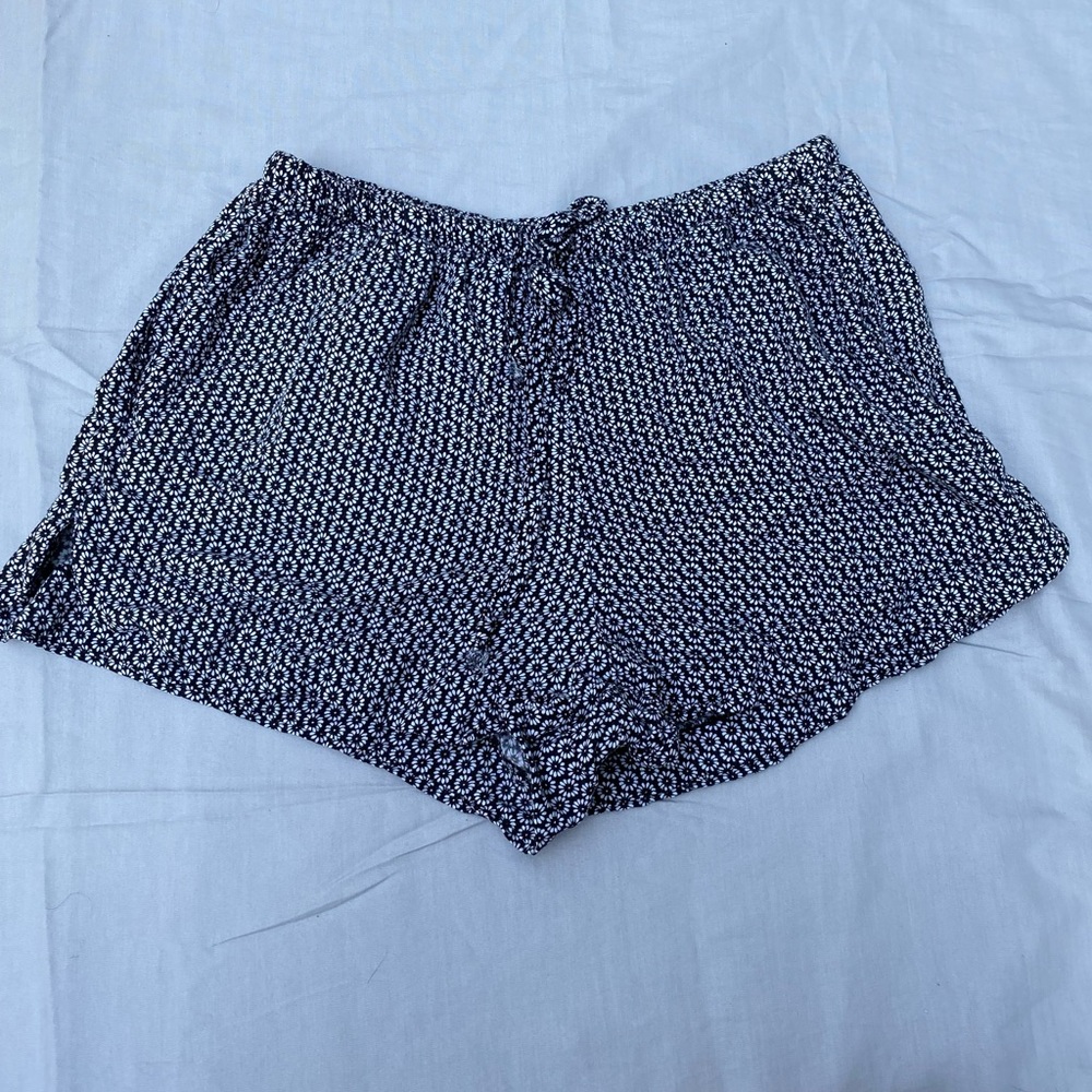 Brandy Melville Daisy Draw-String Short